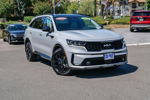 Gray 2023 Kia Sorento SX