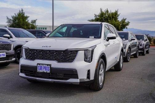Glacial White Pearl 2026 Kia Sorento LX