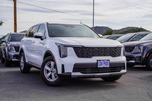 Glacial White Pearl 2026 Kia Sorento LX