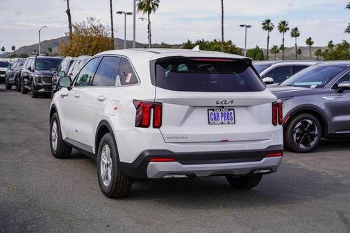 Glacial White Pearl 2026 Kia Sorento LX