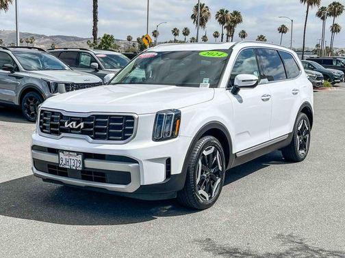 Glacial White Pearl 2024 Kia Telluride S