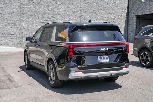 Aurora Black Pearl 2026 Kia Carnival Hybrid EX