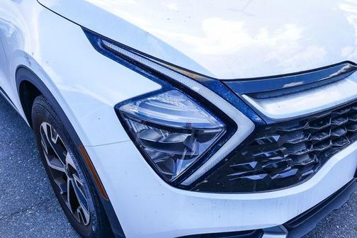 White Pearl 2023 Kia Sportage EX
