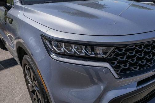 Everlasting Silver 2022 Kia Sorento S