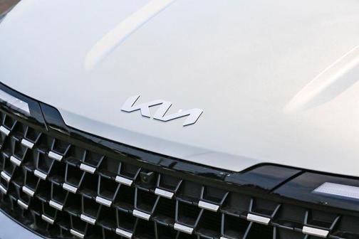Snow White Pearl 2026 Kia Carnival SX Prestige