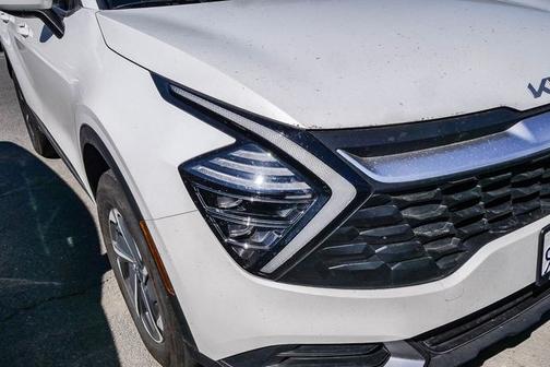 Snow White Pearl 2025 Kia Sportage Hybrid LX