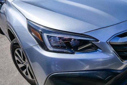 Ice Silver Metallic 2021 Subaru Outback Premium