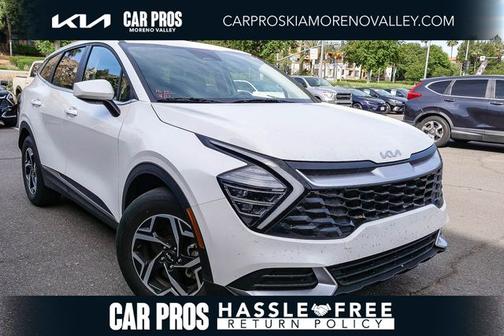 Snow White Pearl 2025 Kia Sportage LX
