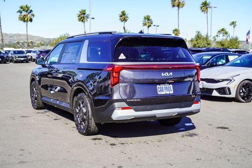 Metal 2026 Kia Carnival Hybrid EX