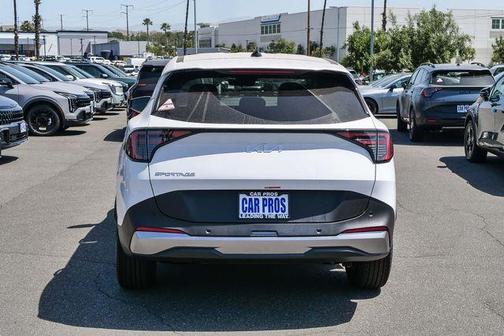 Glacial White Pearl 2026 Kia Sportage LX