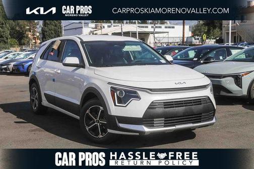 Snow White Pearl 2026 Kia Niro LX