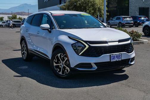 White Pearl 2023 Kia Sportage EX