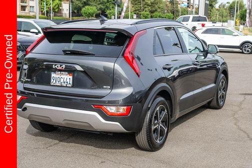 Gray 2025 Kia Niro EX
