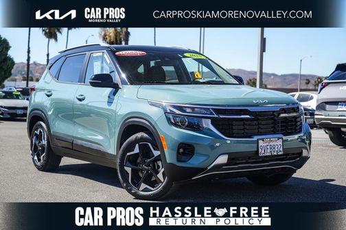 Blue / Black 2025 Kia Seltos S