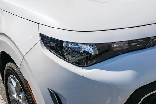 Snow White Pearl 2025 Kia Soul LX