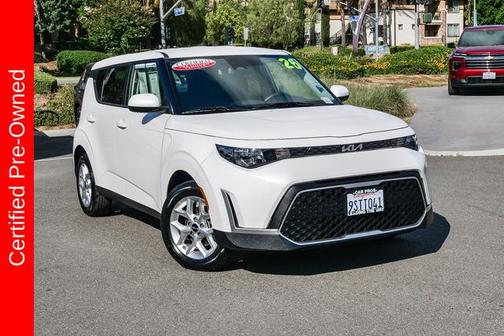 Snow White Pearl 2025 Kia Soul LX