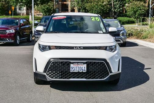 Snow White Pearl 2025 Kia Soul LX