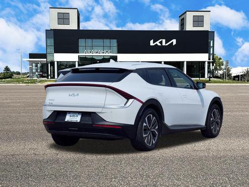 Snow White Pearl 2024 Kia EV6 Light Long Range
