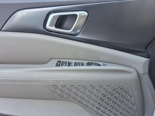 Snow White Pearl 2026 Kia Carnival LX