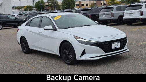 2022 Hyundai ELANTRA SEL