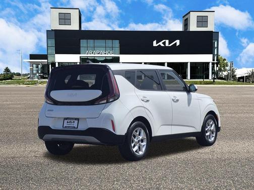 Snow White Pearl 2023 Kia Soul S
