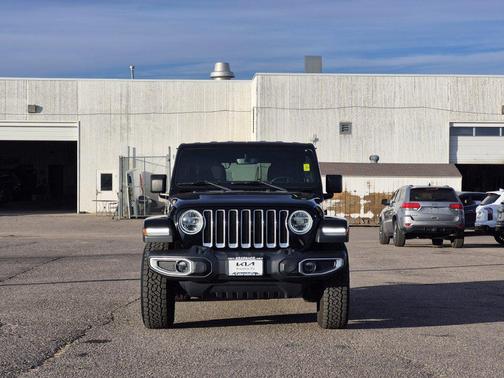 Black Clearcoat 2018 Jeep Wrangler Unlimited Sahara