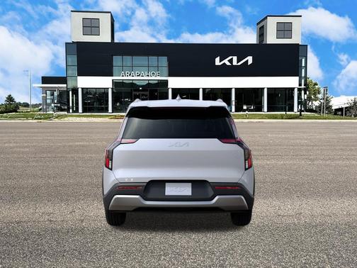 Glacial White Pearl 2026 Kia EV9 Wind