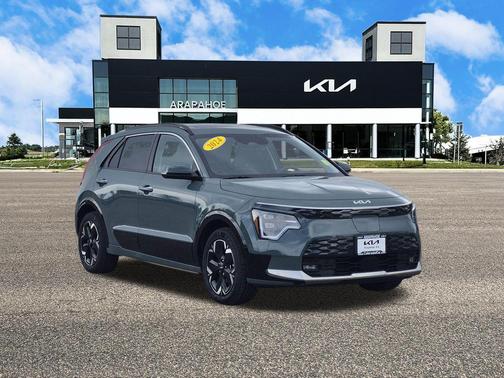 Cityscape Green 2024 Kia Niro EV Wave