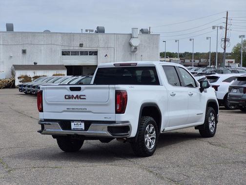 Summit White 2025 GMC Sierra 1500 SLT