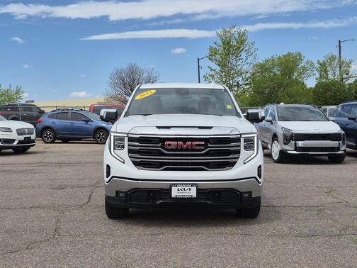 Summit White 2025 GMC Sierra 1500 SLT