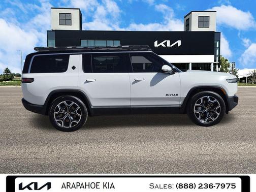 2025 Rivian R1S Adventure
