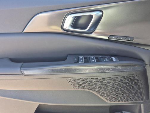 Snow White Pearl 2026 Kia Carnival SX