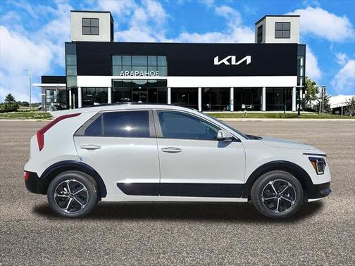 2025 Kia Niro SX