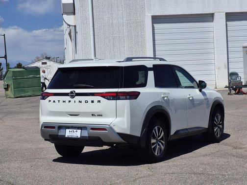 Pearl White Tricoat 2023 Nissan Pathfinder SL 4WD