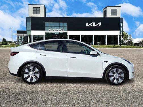 2022 Tesla Model Y Long Range Dual Motor All-Wheel Drive