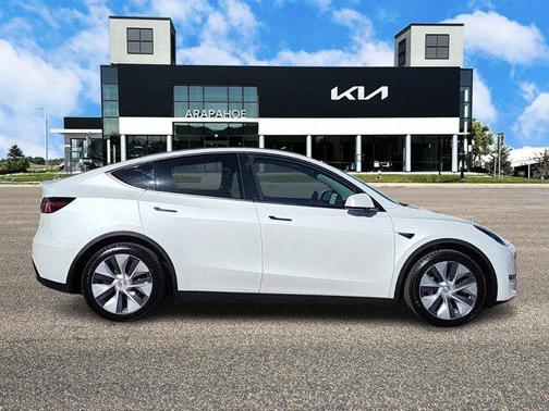 2022 Tesla Model Y Long Range Dual Motor All-Wheel Drive