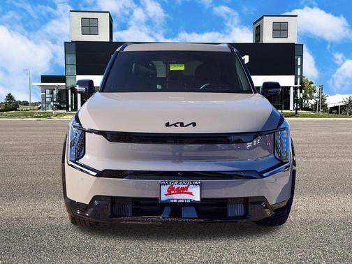 Road Rider Brown 2026 Kia EV9 Land