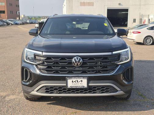 2024 Volkswagen Atlas Cross Sport 2.0T SE w/Technology 4MOTION