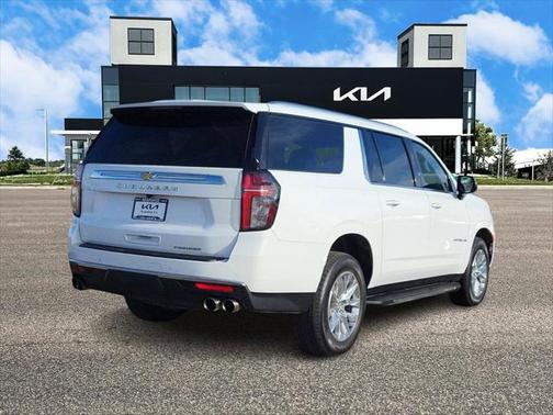 2023 Chevrolet Suburban Premier