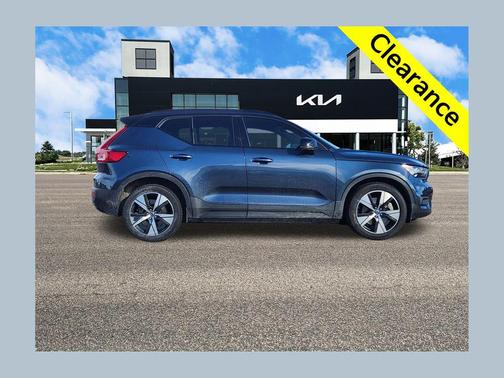 2022 Volvo XC40 Recharge Pure Electric P8 Twin Plus