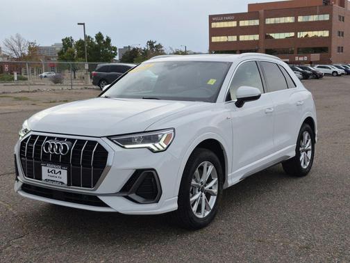 2024 Audi Q3 Premium 45 TFSI S line quattro Tiptronic
