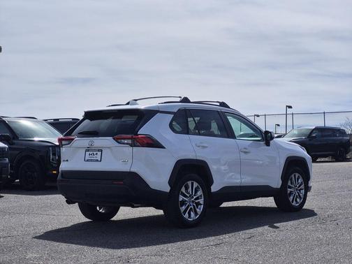 2020 Toyota RAV4 XLE Premium