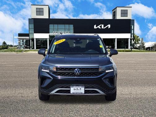 Gray 2022 Volkswagen Taos 1.5T SE