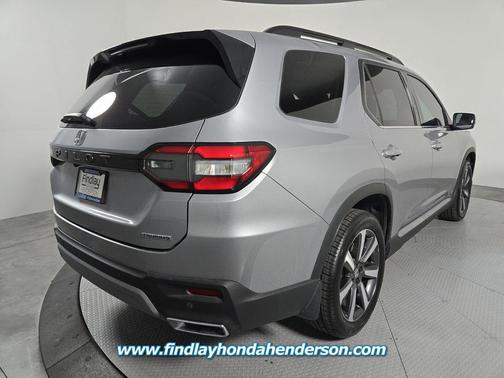 Lunar Silver Metallic 2023 Honda Pilot Touring 8-Passenger