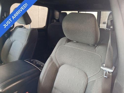 Diamond Black Crystal Pearlcoat 2019 RAM 1500 Big Horn