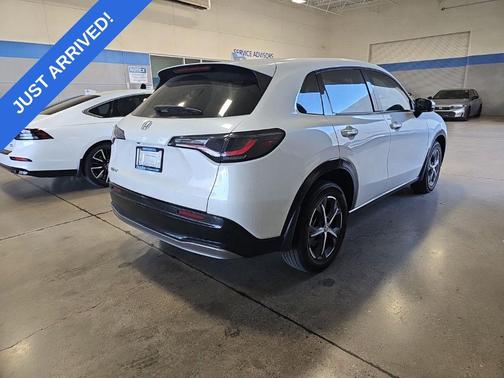 Platinum White Pearl 2024 Honda HR-V EX-L