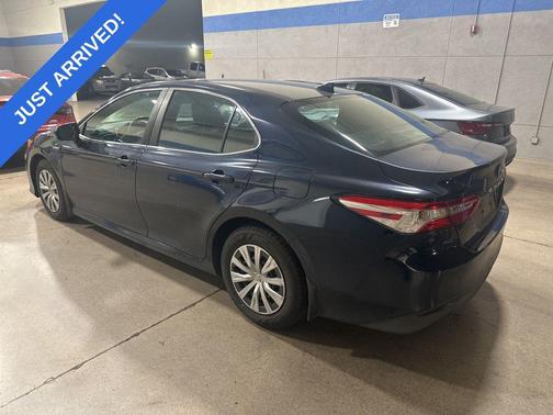 2019 Toyota Camry Hybrid LE