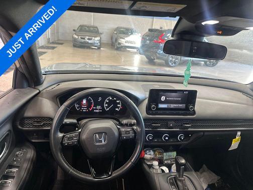 Urban Gray Pearl 2024 Honda HR-V AWD Sport