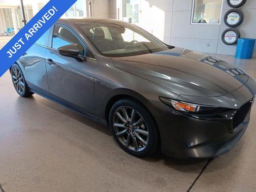 Machine Gray Metallic 2022 Mazda Mazda3 FWD w/Preferred Package