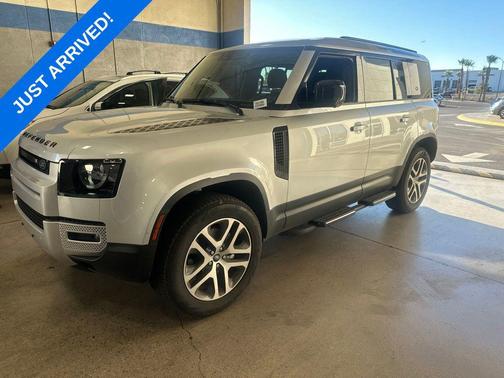 Hakuba Silver Metallic 2024 Land Rover Defender 110 P300